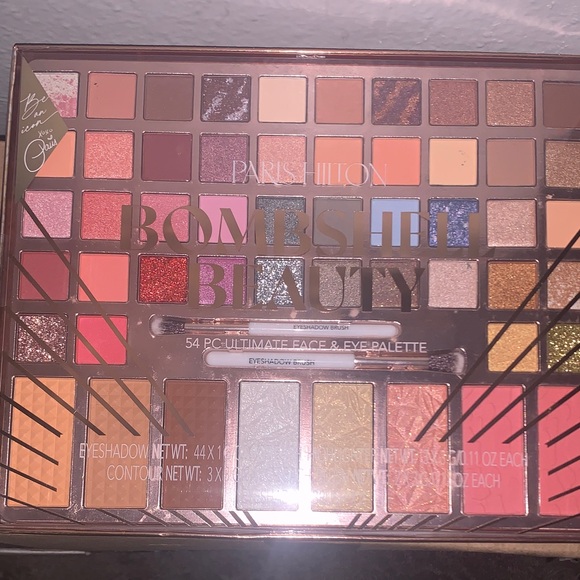 Paris Hilton Glam Eyeshadow Palette - Picture 4 of 8